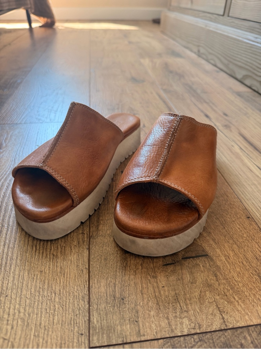 Bed Stu Leather Open-Toe Slide Sandals - Women's - Picture 2 of 4